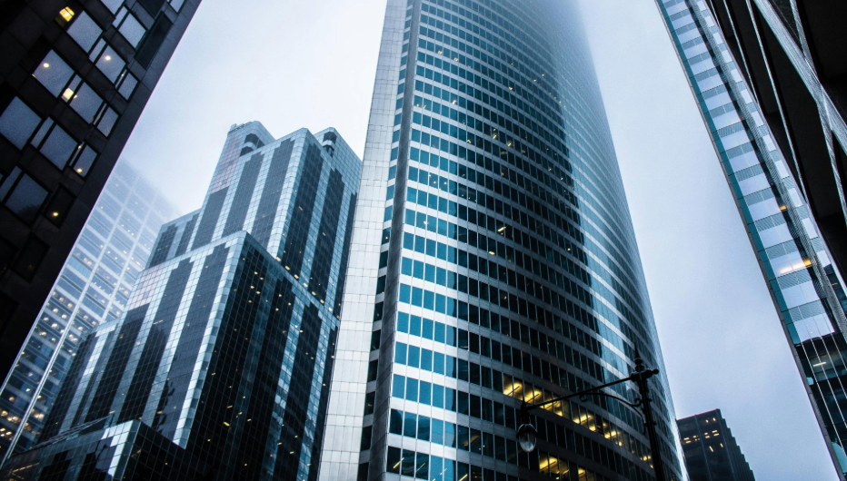 directivo en parque empresarial